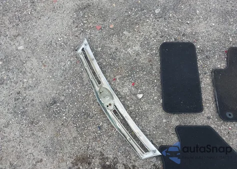 2010 Ford Focus Se z USA, uszkodzony, nr VIN 1FAHP3FN2AW293391